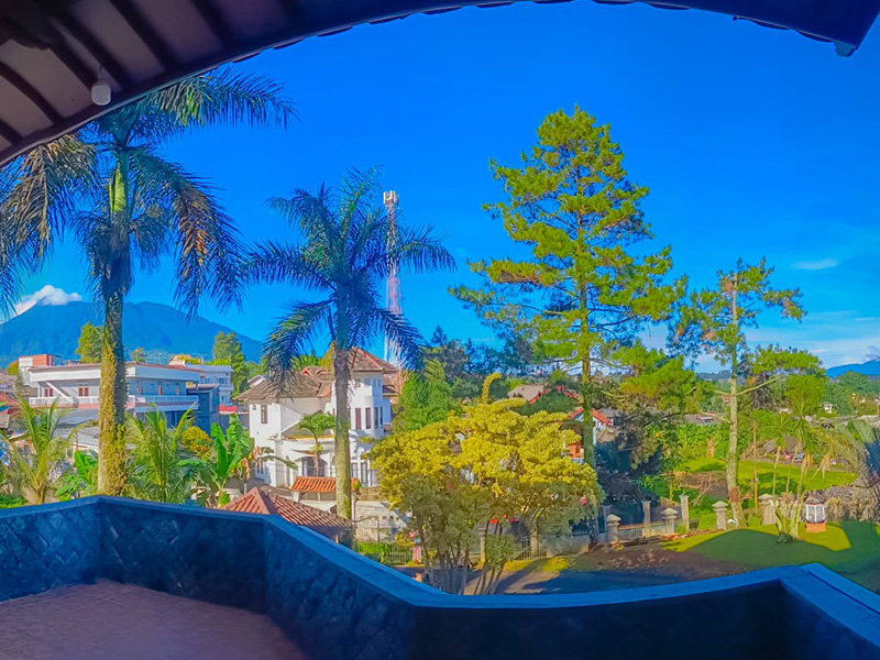 Villa-Kayu-Cahaya